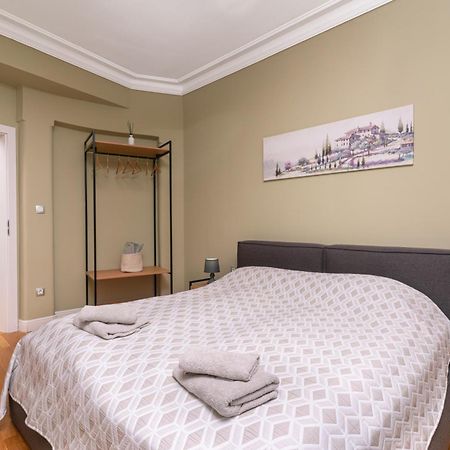 Stunning Luxury 3 Bedroom Apt In The Heart Of Town Sofia Esterno foto